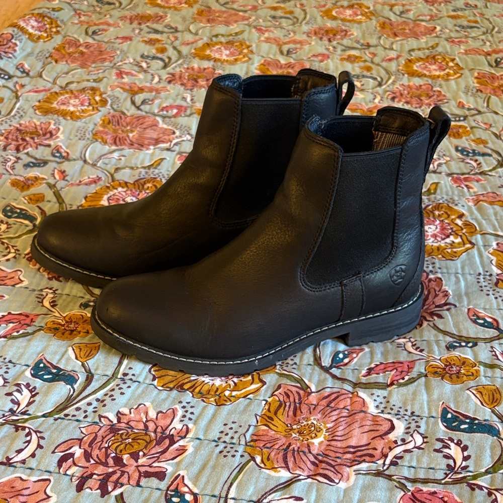 Ariat Chelsea a Boot EUC